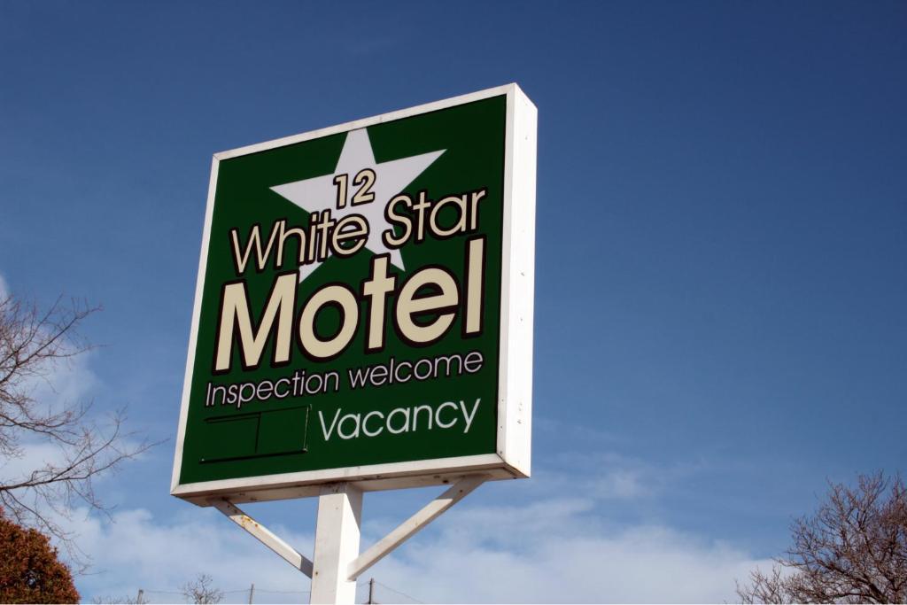12 White Star Motel Тимару Екстериор снимка