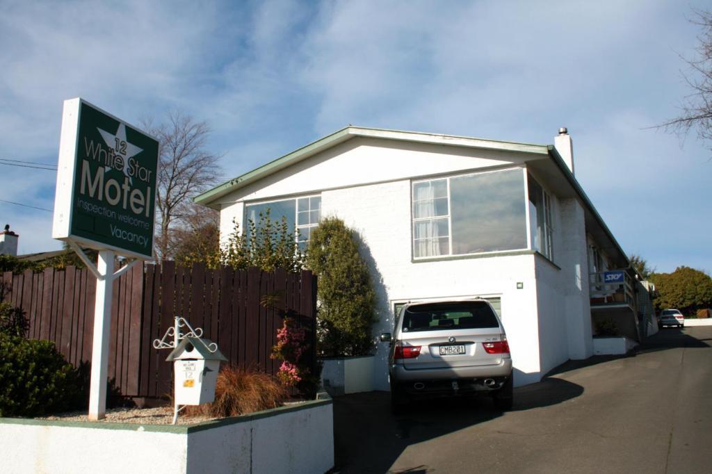 12 White Star Motel Тимару Екстериор снимка