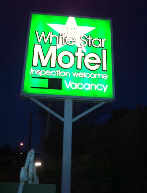12 White Star Motel Тимару Екстериор снимка